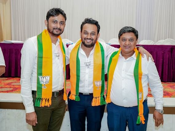 भाजपा साथियों के साथ